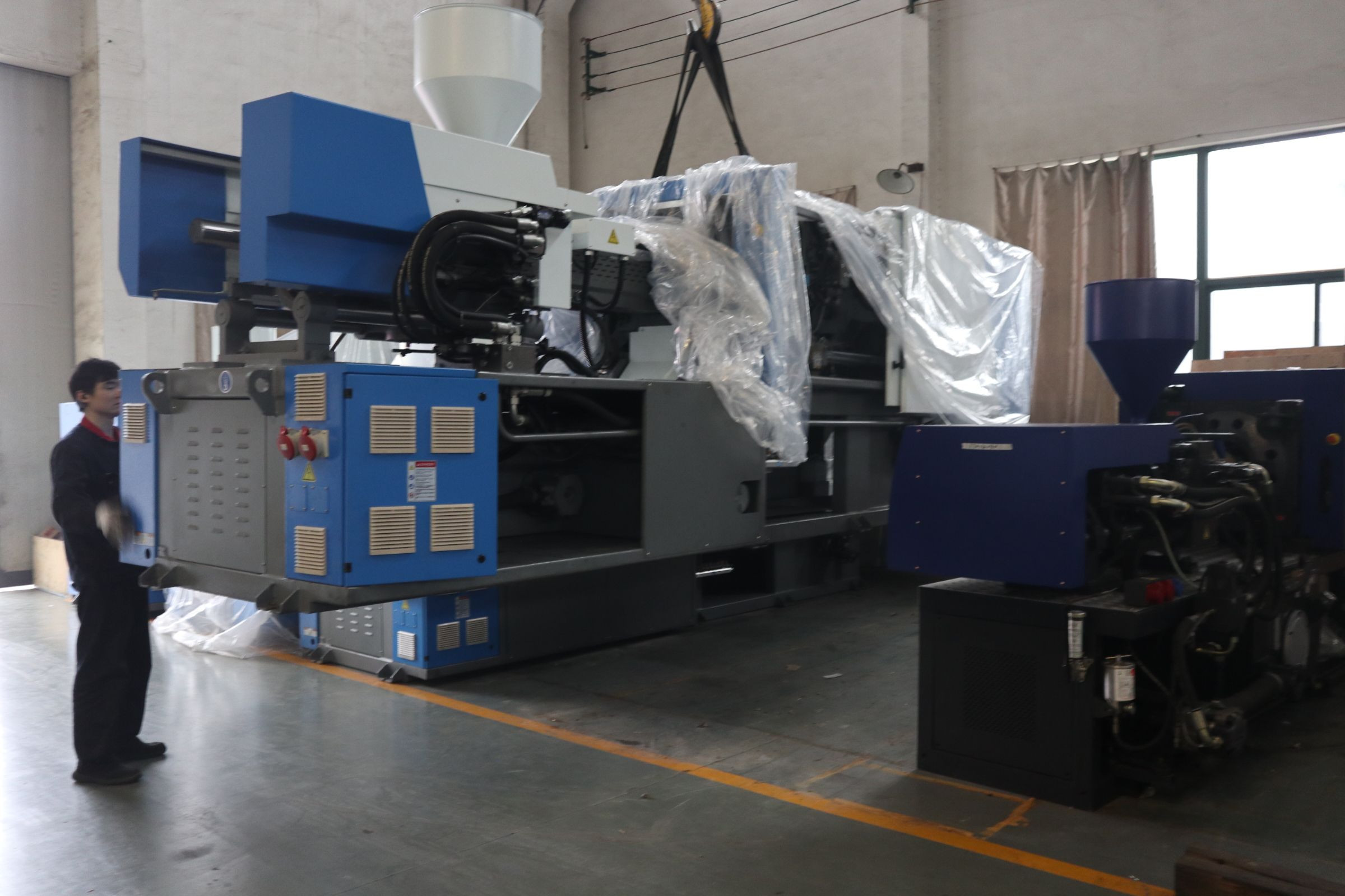 G series HIGH speed injection molding machine 270 ton